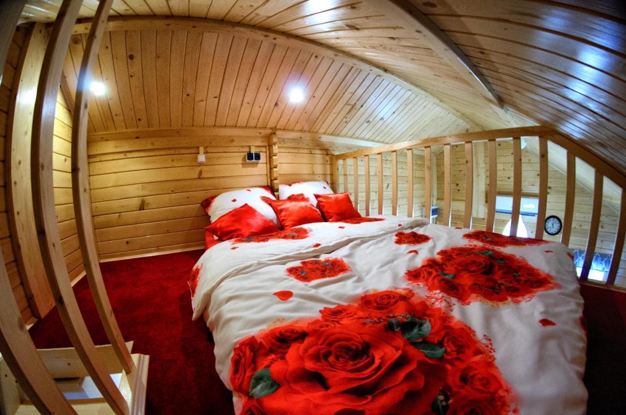 Nocleg Zator Domki Paradise Pod Palmami Buitenkant foto